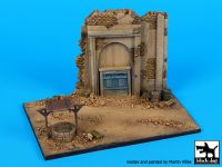 D72054 1/72 House ruin with well base Blackdog