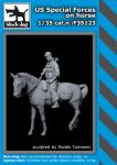 F35123 1/35 US Special forces on horse